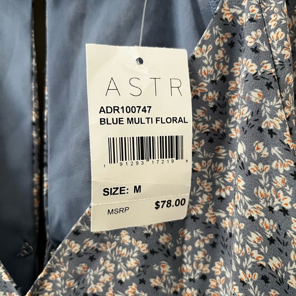 NEW ASTR The Label Blue Floral Long Sleeve Tiered Ruffle Shirred Mini Dress Sz M - Picture 10 of 14